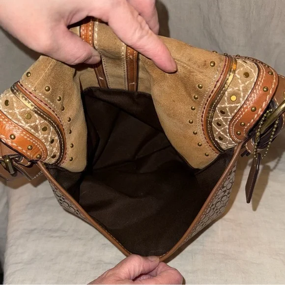 Vintage Coach Signature Soho Crossbody Buckle Suede Studded Bag & Wristlet - Picture 10 of 12